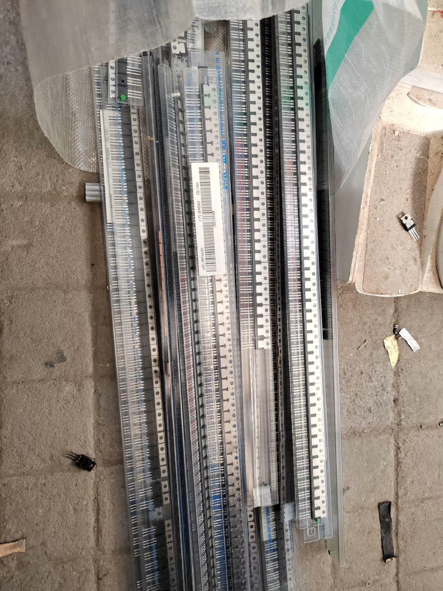 全新原装进口IRF540N  几百个  欢迎打包  单价