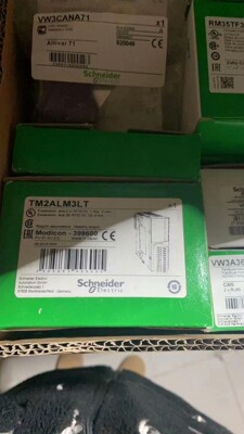 施耐德模块TM2ALM3LT全新原装正品，照图发货