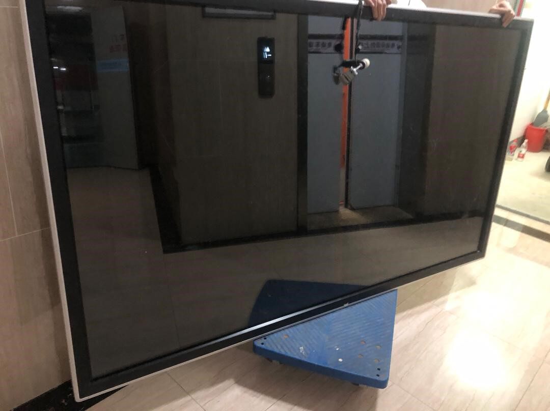 出二手85寸触摸显示器 机器品牌未知（因为铭牌没有了）机器无