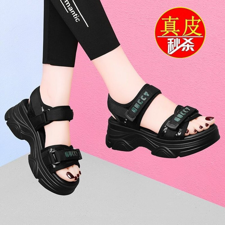 品牌清仓运动凉鞋女夏老爹鞋外穿厚底2025新款妈妈轻便软底沙滩鞋