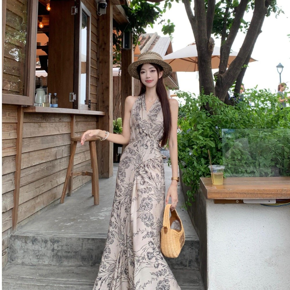 温柔风水墨画印花V领挂脖连衣裙女夏纯欲风气质简约收腰a字长裙
