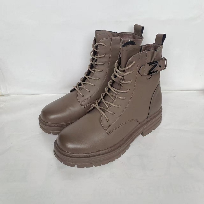 马丁靴女秋冬新款加绒短靴