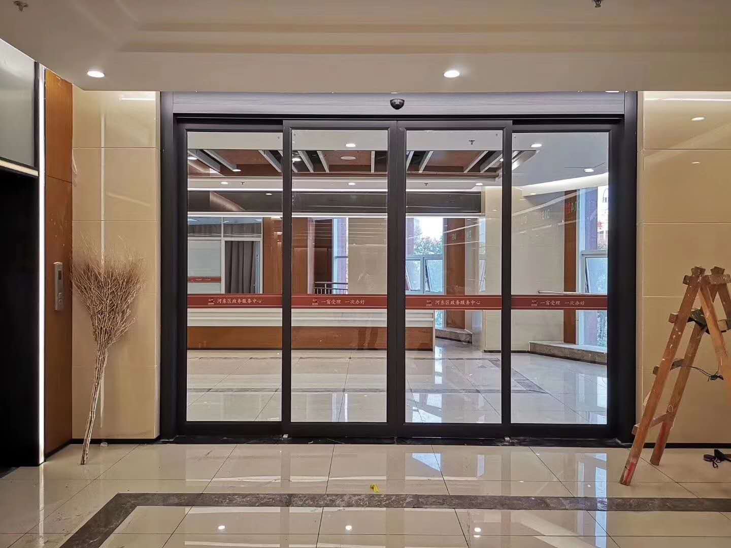 2025新款安装自动门肯德基门酒店