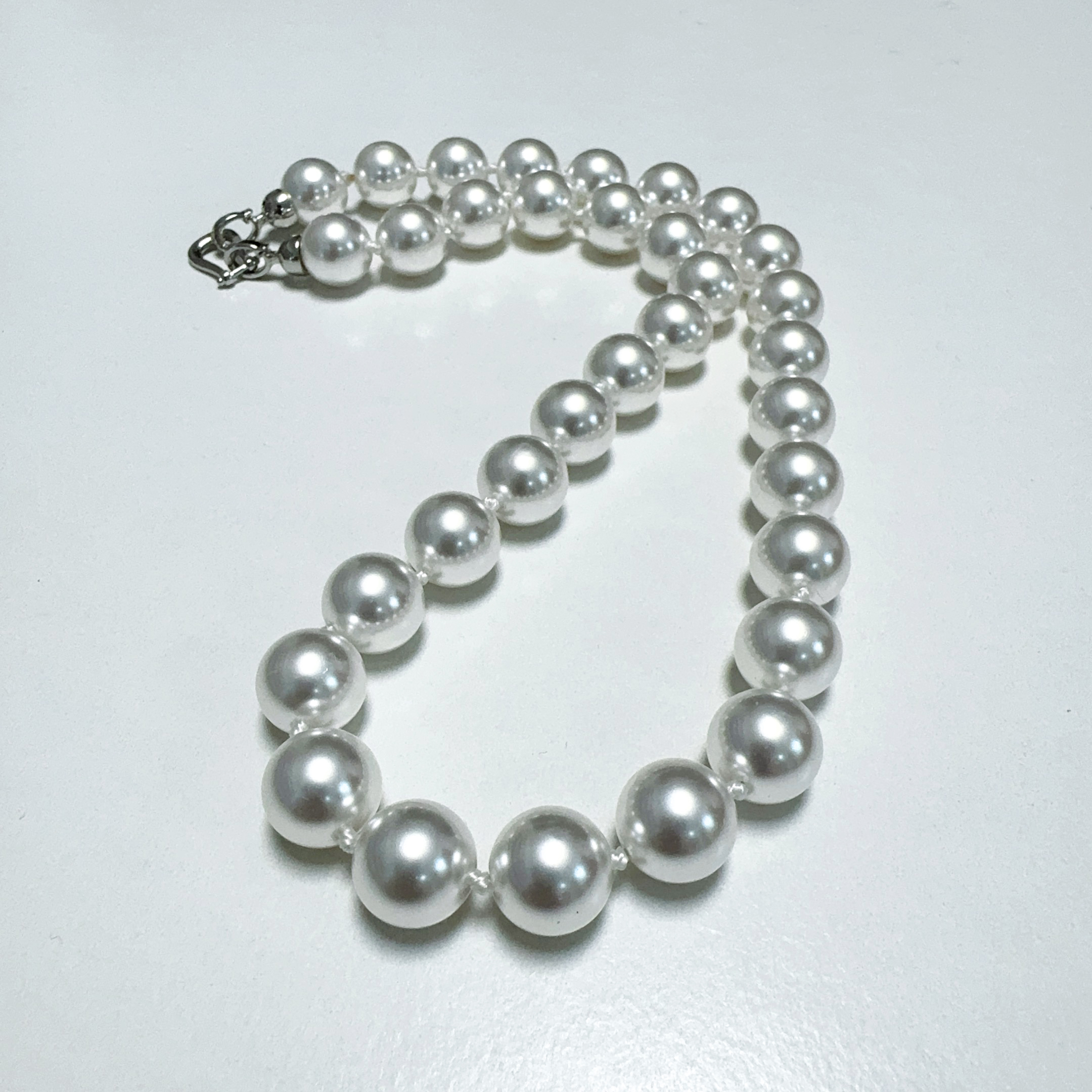 12mm白色马蹄扣贝珠项链XLA404