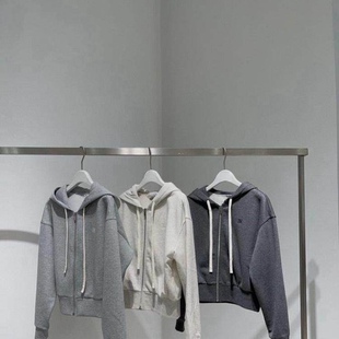 2026年早春新款女装百搭宽松灰色休闲拉链连帽卫衣短外套上衣女