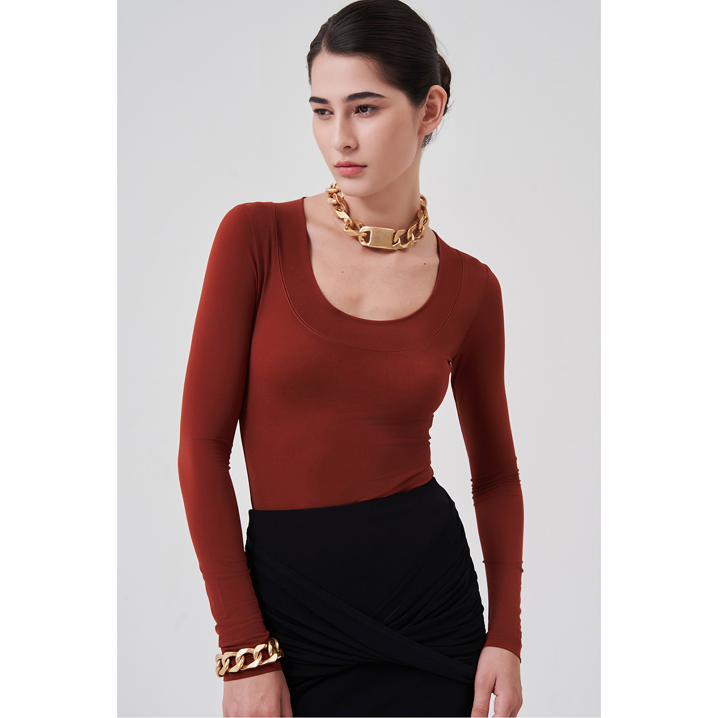 圆领宽边修身连体衣女气质上衣