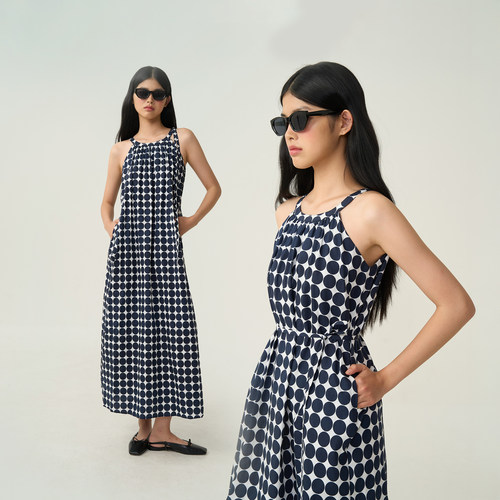 法式挖肩直筒挂脖宽松波点连衣裙