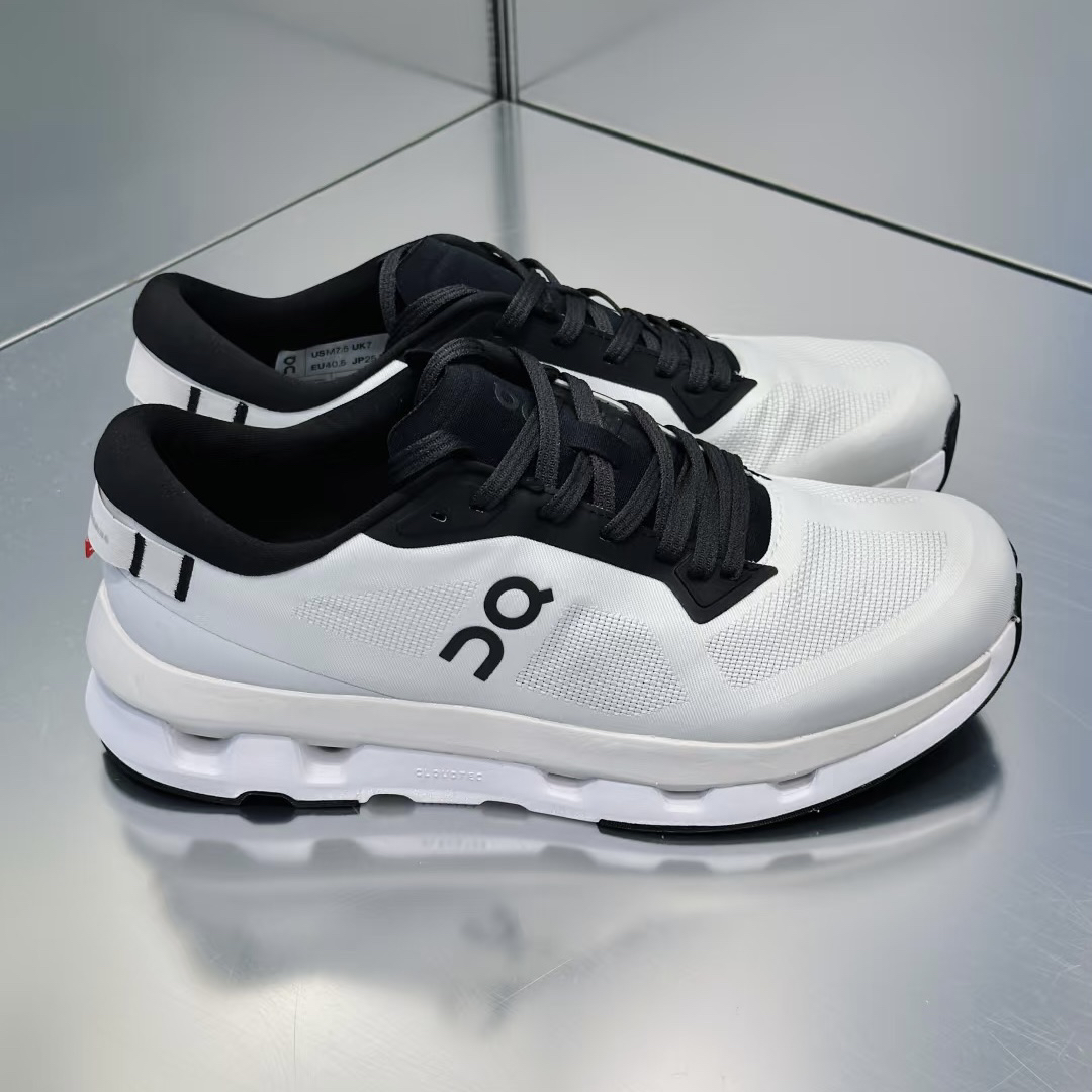 On昂跑 Cloudzone 2025 春夏新品女款轻量透气时尚休闲运动鞋