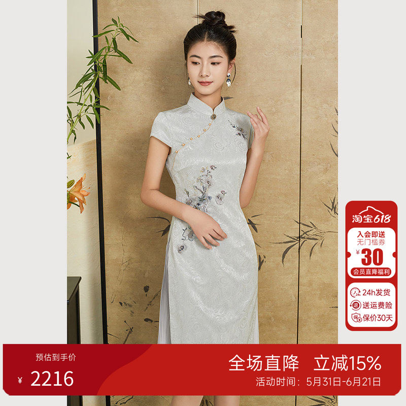 乔万尼新中式改良旗袍连衣裙女2026春季收腰重工刺绣白色短袖裙子