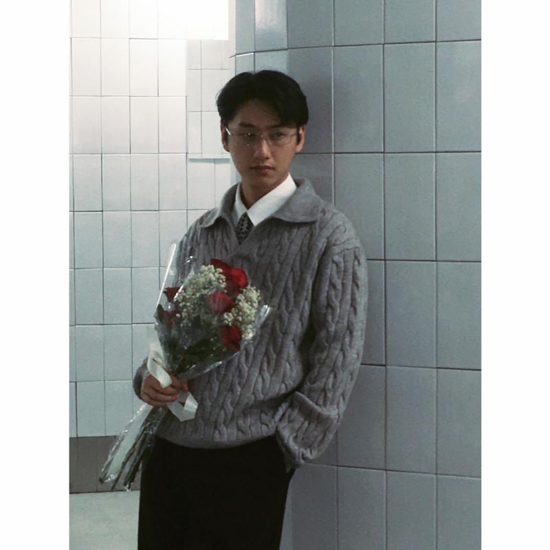 何记港风/复古大V领套头麻花长袖针织衫 慵懒感宽松休闲毛衣男女