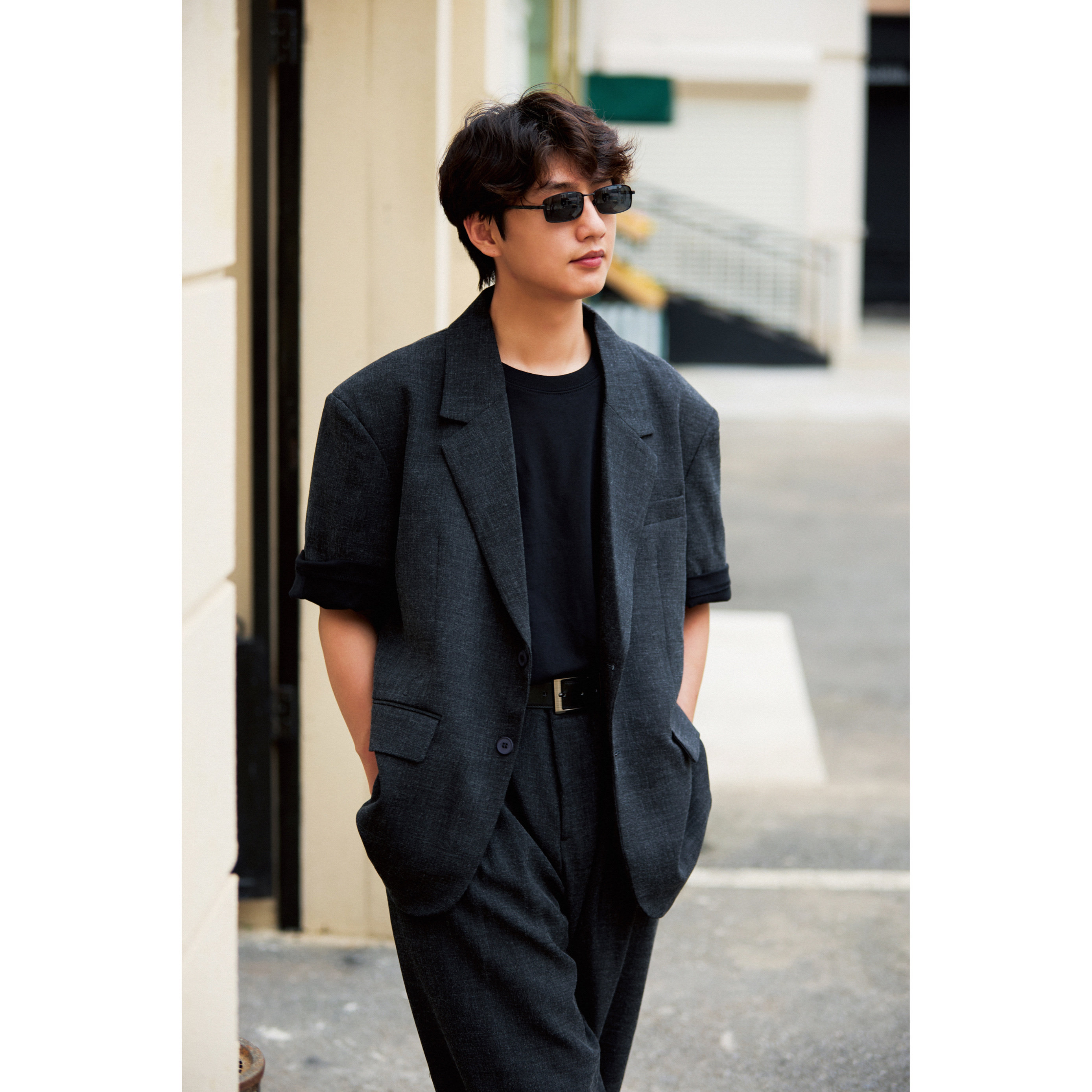 何记港风/复古港风男士短袖西服外套宽松帅气轻熟西装上衣