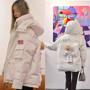 2023冬季韩版宽松宇航员小熊反光羽绒服连帽中长款工装白鸭绒外套