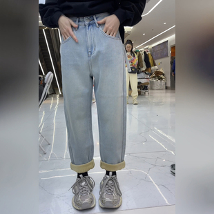 花匣子牛仔裤女85916冬款加绒加绒复古高腰宽松显瘦浅蓝色萝卜裤