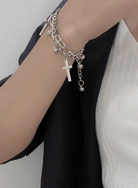 小熊手链高颜值学生党暗黑风饰品