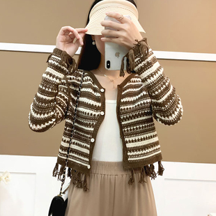 秋装新款韩版时髦设计感条纹拼色流苏长袖毛衣女短款显瘦针织开衫