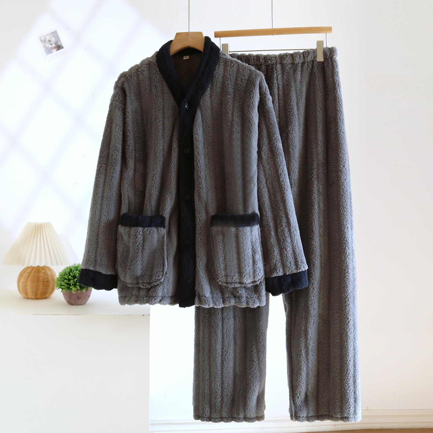 男冬季法兰绒睡衣套家居服宽松厚