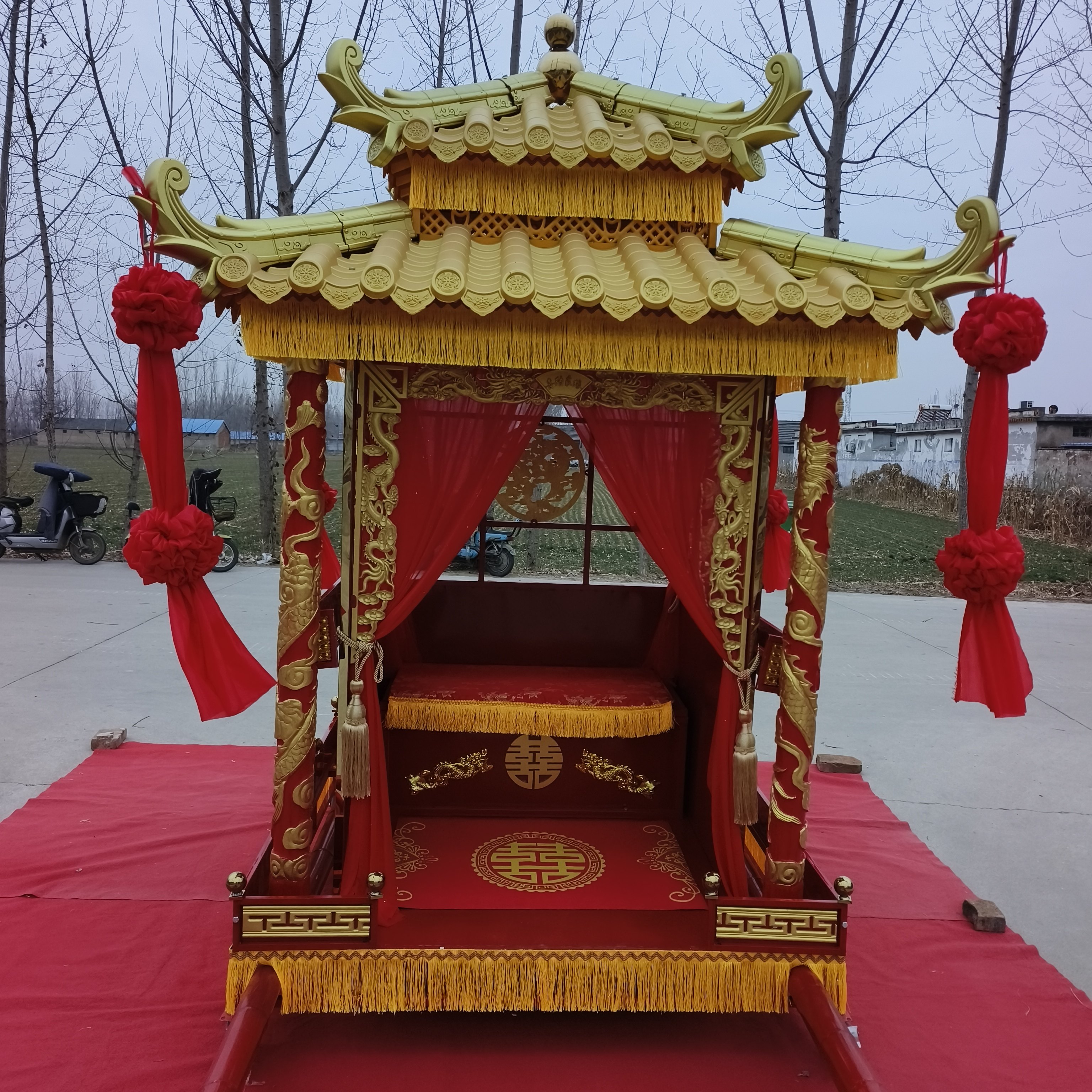 金色双顶木雕大花轿花轿步撵八抬可折叠镀锌钢管出租婚庆迎亲厂家