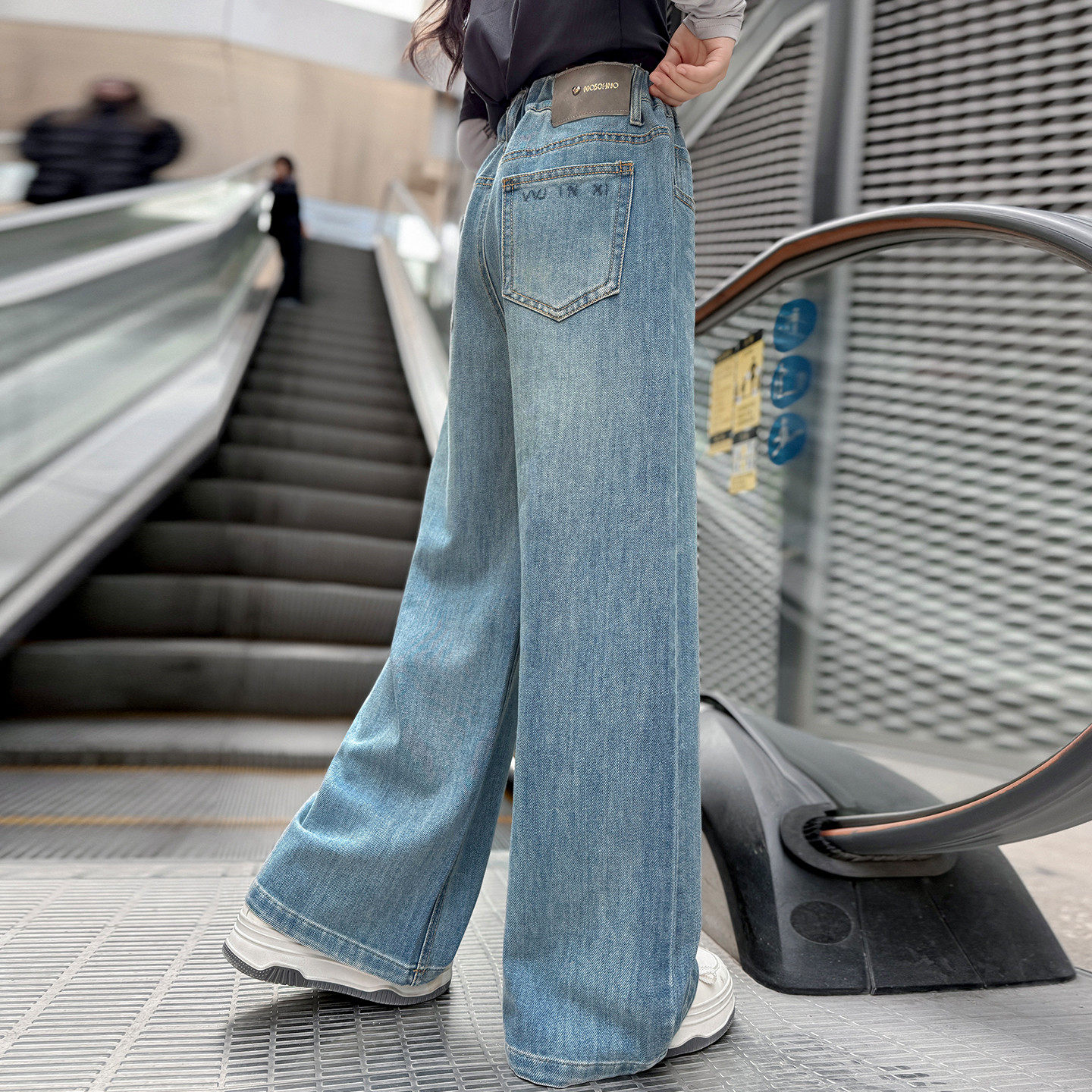 女童牛仔裤春季新款2026新款春秋超好看贴标直筒阔腿裤儿童裤子春,童装/婴儿装/亲子装,裤子,淘宝优惠券,粉丝福利购,淘宝优惠卷