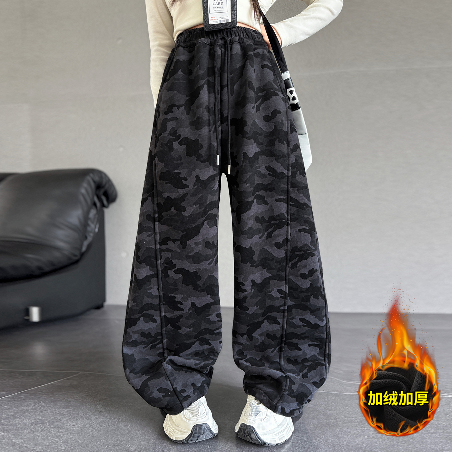 女童加绒裤子一体绒弯刀裤2025新款大童时尚迷彩休闲儿童冬季长裤