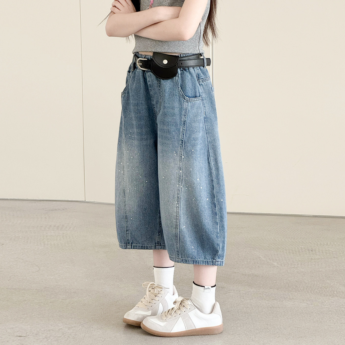 女童牛仔中裤拼接撒银五分短裤图片