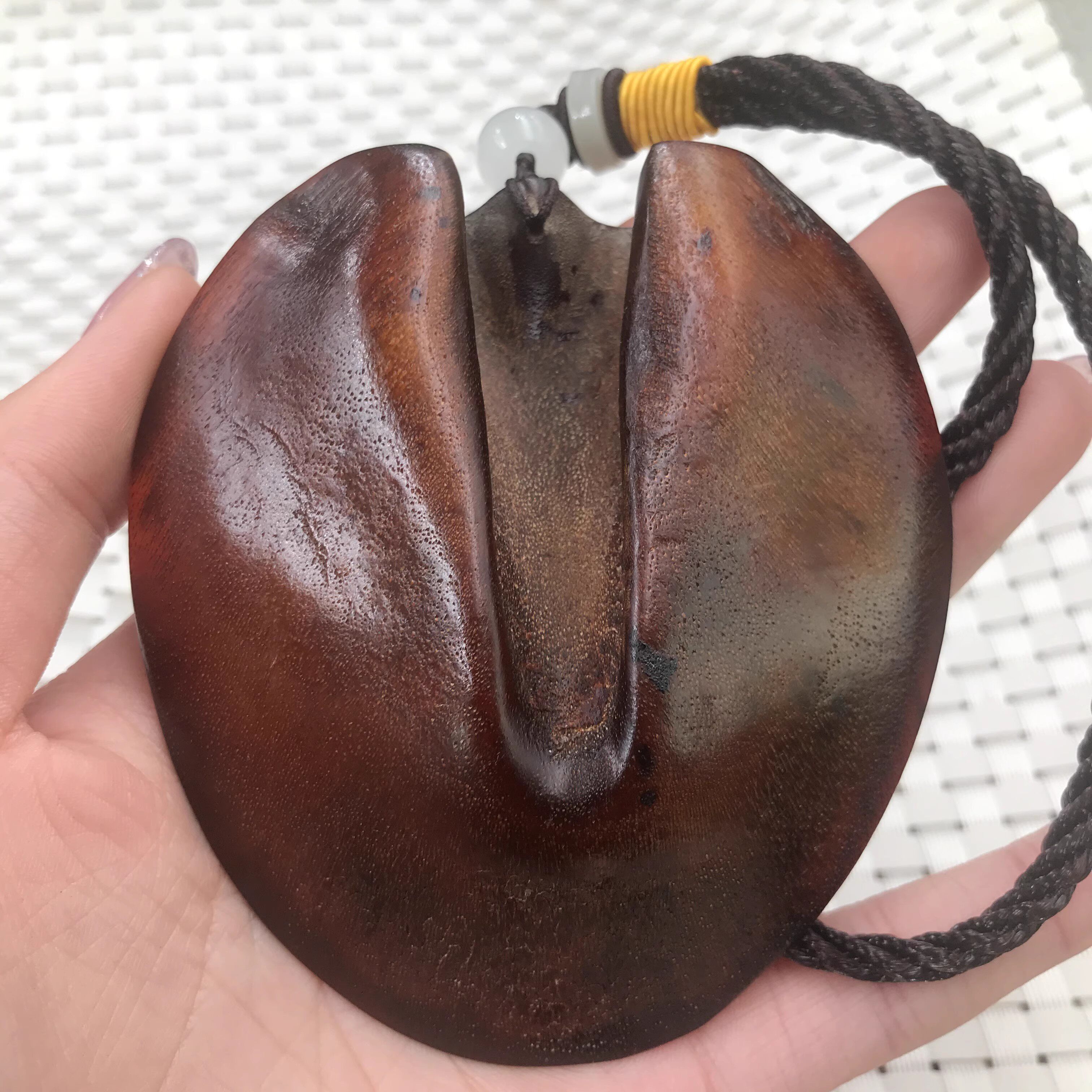 天然黑驴蹄子吊坠牌子手把件刮痧板壳心料抛光打磨文玩盘玩驴蹄子