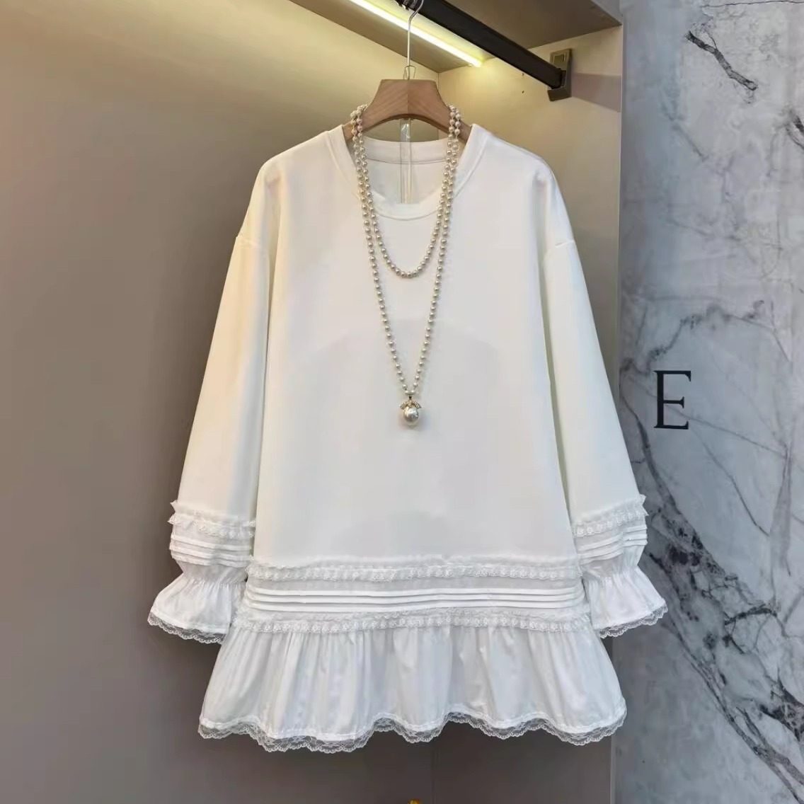 大码胖MM韩系花边拼接设计感圆领上衣显瘦百搭宽松中长款上衣内搭,女装/女士精品,大码内搭,淘宝优惠券,粉丝福利购,淘宝优惠卷