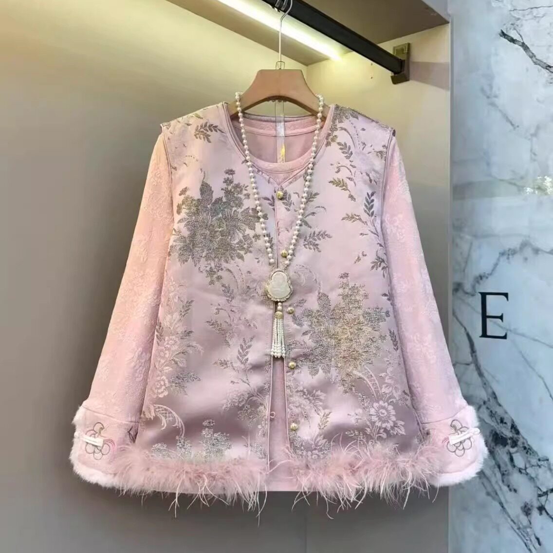 大码秋冬新款国风新中式夹棉提花刺绣盘扣马甲+打底衫古风两件套,女装/女士精品,大码套装,淘宝优惠券,粉丝福利购,淘宝优惠卷