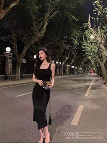 高品质正版吊带连衣裙女秋季新时尚褶皱设计感百搭显瘦长裙