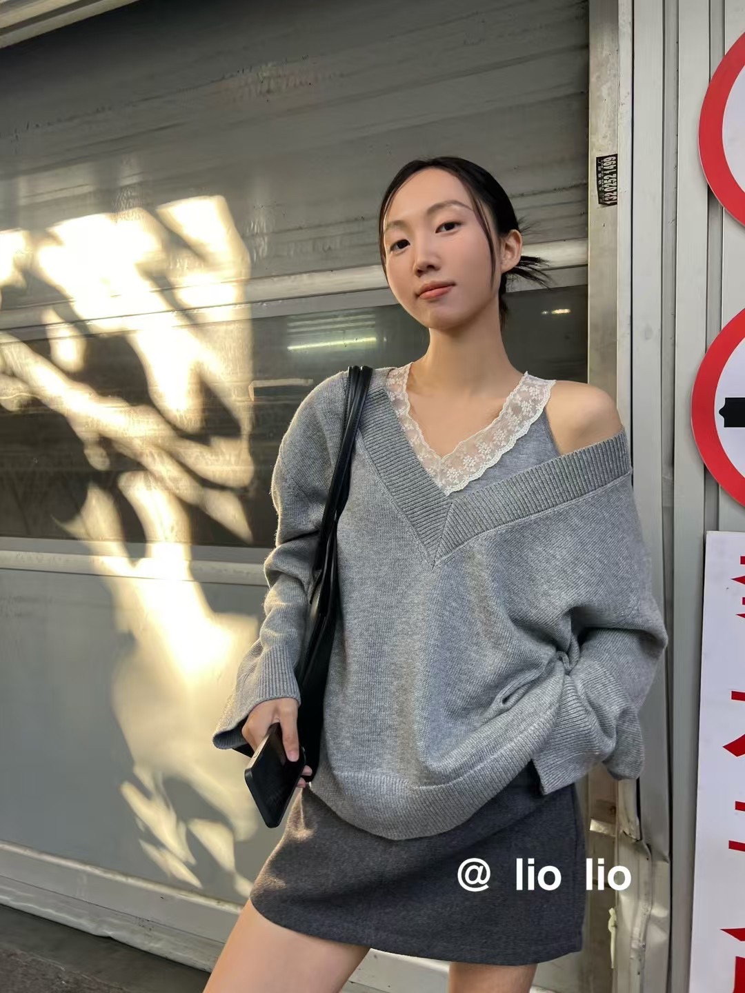 2024秋冬新款韩版宽松慵懒风v领针织毛衣+蕾丝拼接背心两件套女