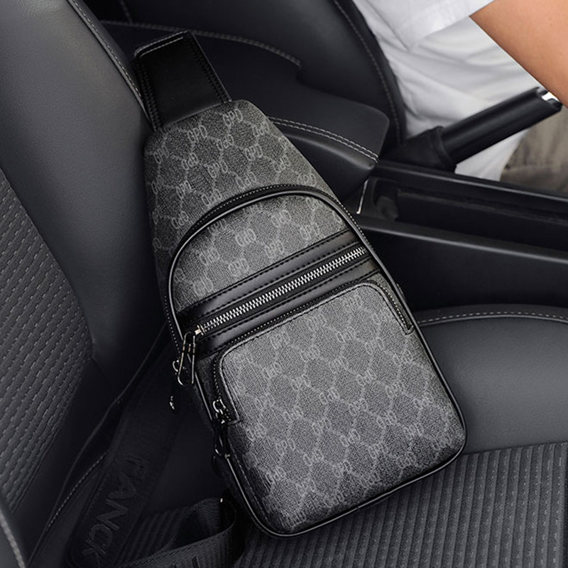 头层牛皮正品男士胸包2025新款真皮斜挎包高档休闲商务小号挂包男