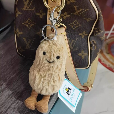 jellycat花生玩偶包包挂饰挂件