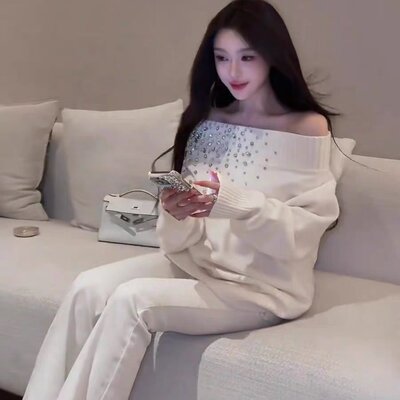 一字肩白色烫钻长袖针织