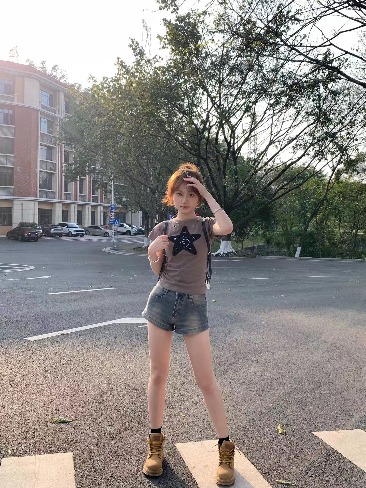 2023春夏新款百搭显瘦高弹力牛仔短裤女生复古美式辣妹包臀热裤子