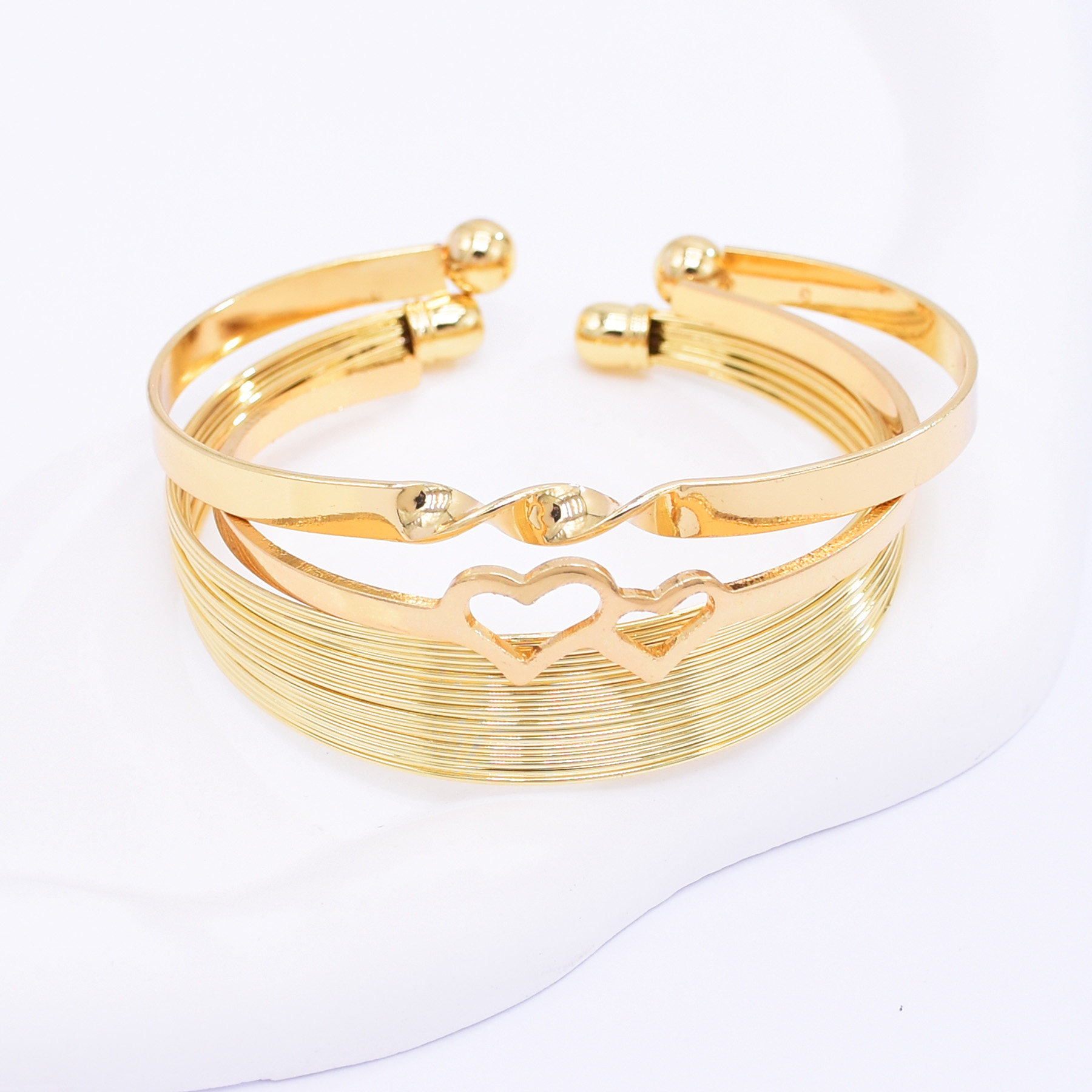 新款欧美潮流金色爱心开口手镯女士金属几何造型时尚百搭饰品镯子