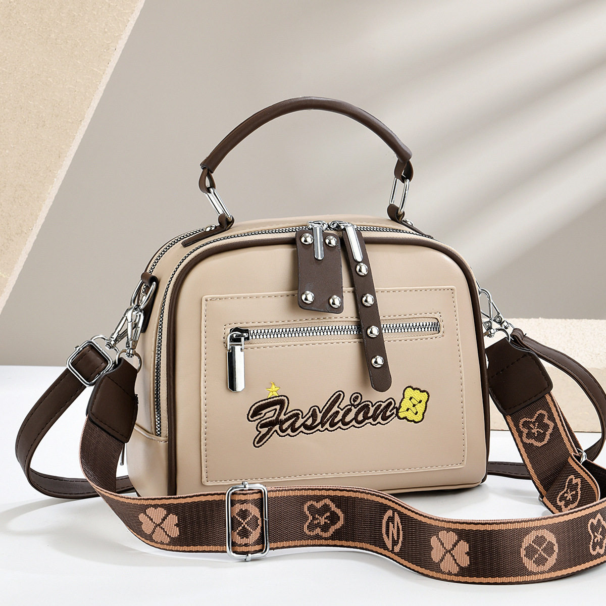 2025新款秋冬百搭手提包单肩斜挎包休闲时尚女包爆款女包,箱包皮具/热销女包/男包,时尚帆布包,淘宝优惠券,粉丝福利购,淘宝优惠卷