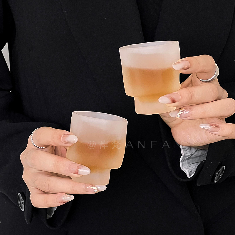 高颜值磨砂简约喝水拿铁杯子