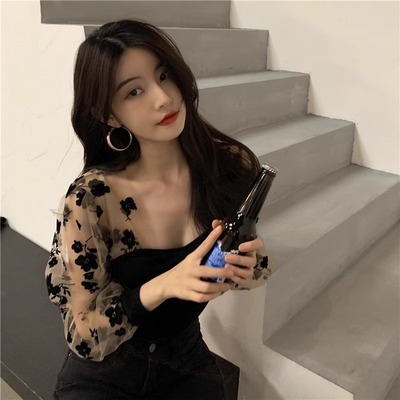小众锁骨方领网纱泡泡袖法式小衫