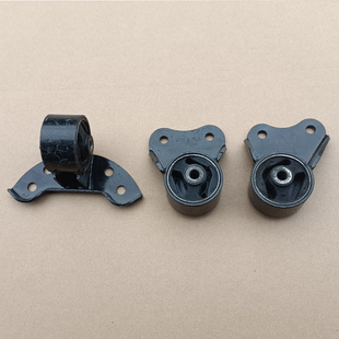 雷丁小王子小骑士比德文M8电动汽车变速箱齿轮差速器悬置支架吊耳