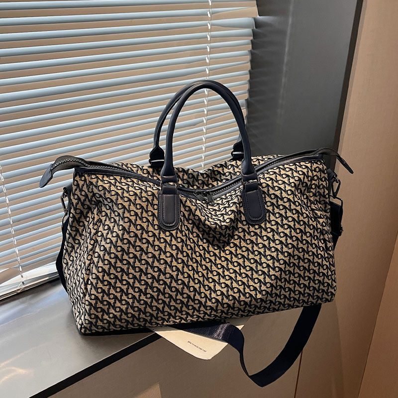 高级感大容量短途旅行包女2026新款时尚手提出差行李包斜挎健身包