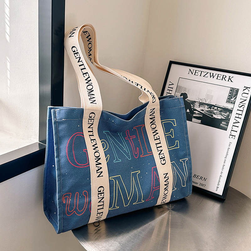 泰国GentleWoman字母帆布托特包