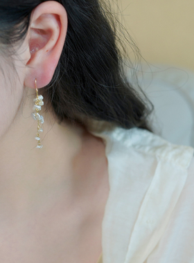 如帆法式优雅气质花瓣珍珠流苏长耳环小众高级感淑女耳钩潮50959