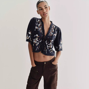 新款 5770023 女装 花朵刺绣短上衣 407 V领宽松短袖 ZA 2026夏季