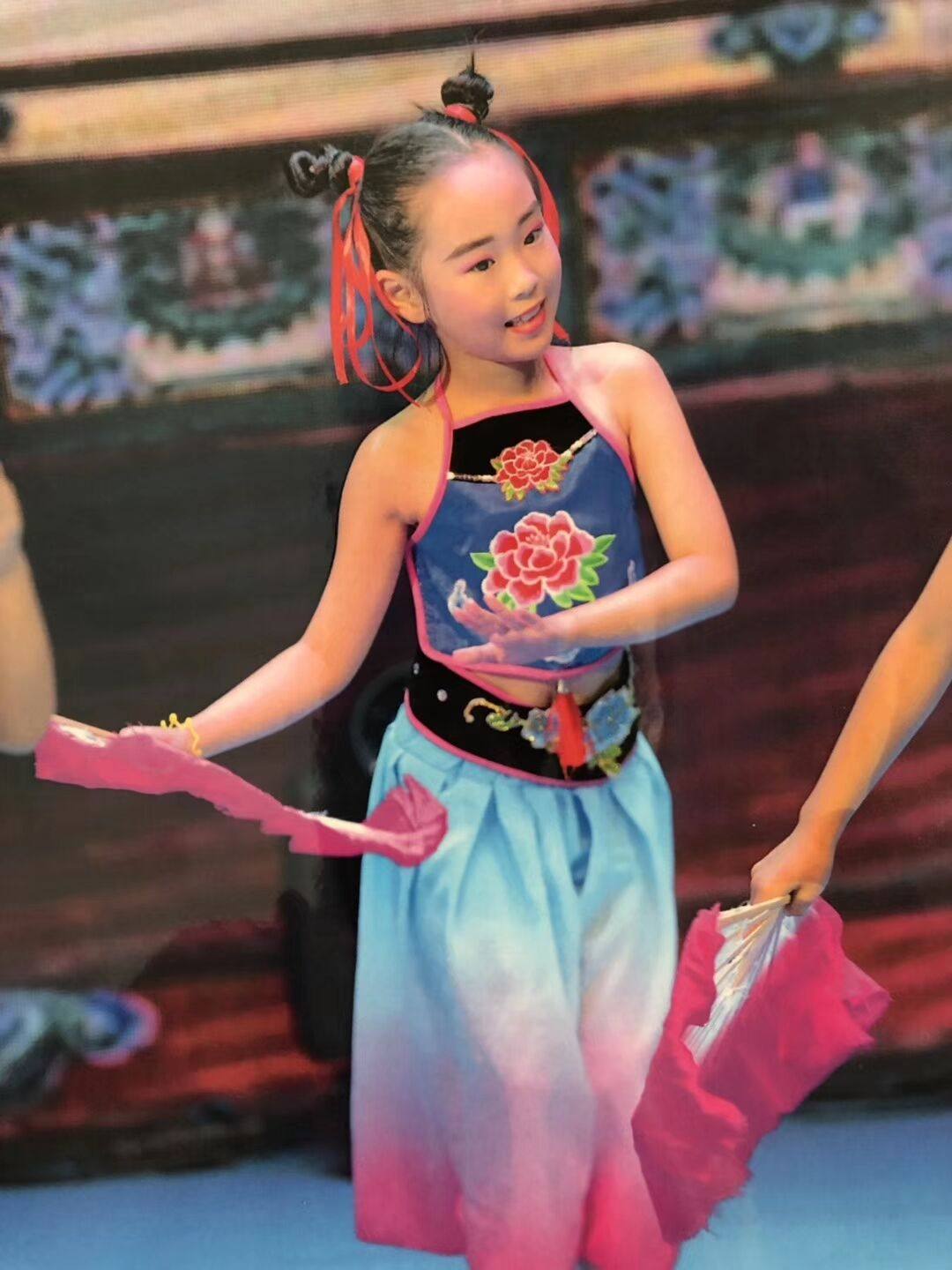 桃李杯扇花花开舞蹈演出服六一儿童民族舞蹈表演服肚兜扇子舞蹈服