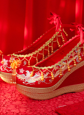 红色婚鞋女坡跟增高跟原创珍珠绑带中式秀禾鞋改良唐风翘头汉服鞋