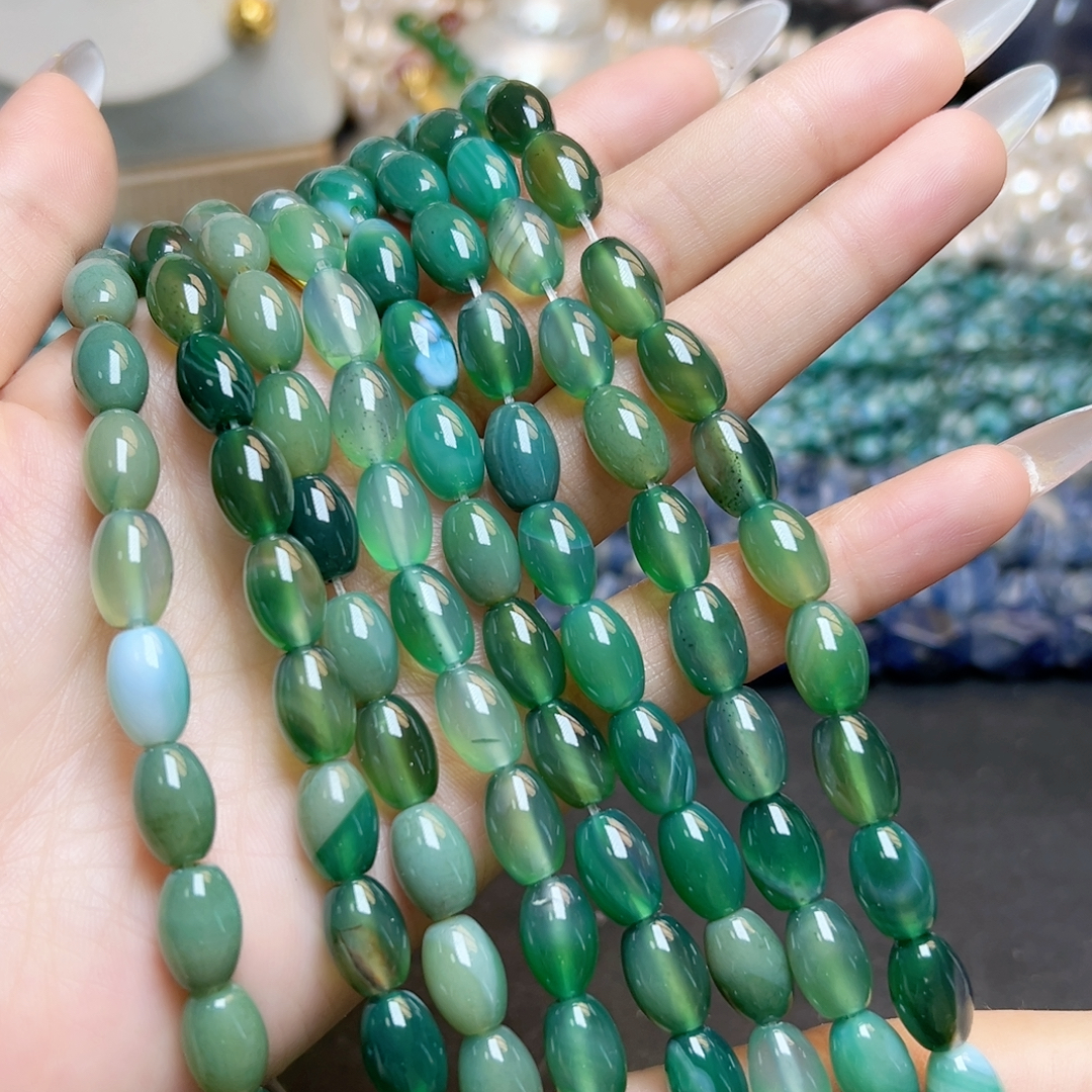 S529 福利8mm天然绿玛瑙枣珠一条