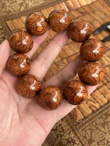 海南黄花梨紫油梨虎啤对眼2.8手串，满花纹，93克，编号0818