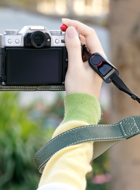 快拆扣手腕带适用佳能R50/200D/M50索尼a6700富士XS20尼康Z30松下
