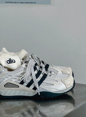 2026春季新款超轻软底跑步鞋户外登山网面透气舒适运动休闲鞋女鞋