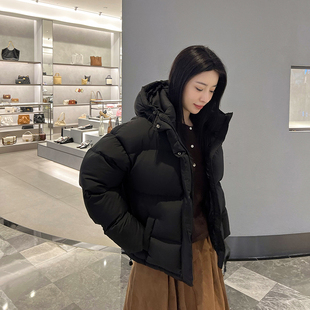 2026年冬新款羽绒服女短款90白鸭绒连帽加厚面包服外套东北大学生