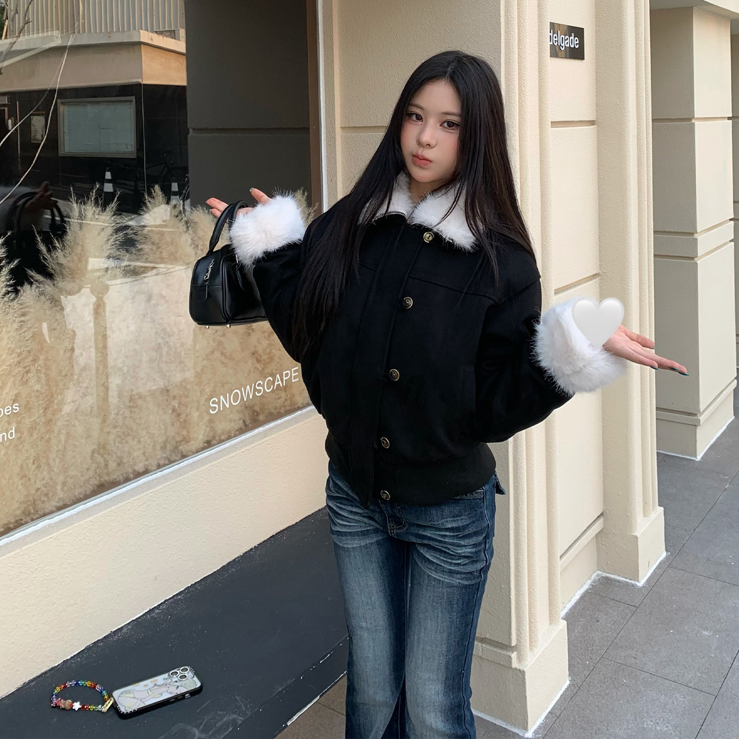 饭饭又饿了黑色皮毛一体外套女